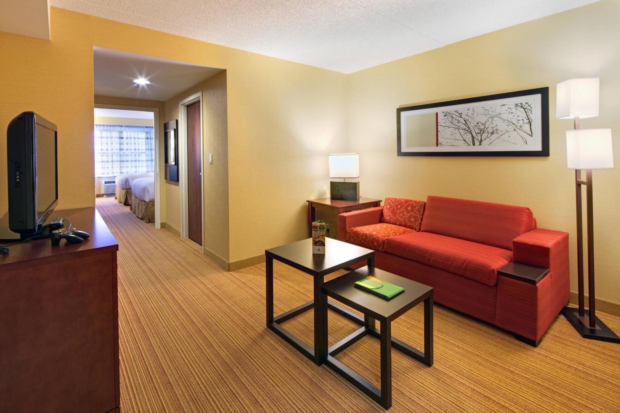 Отель Courtyard By Marriott Лондон Экстерьер фото