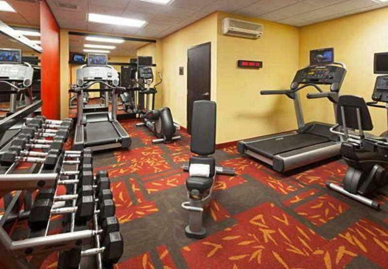Отель Courtyard By Marriott Лондон Экстерьер фото